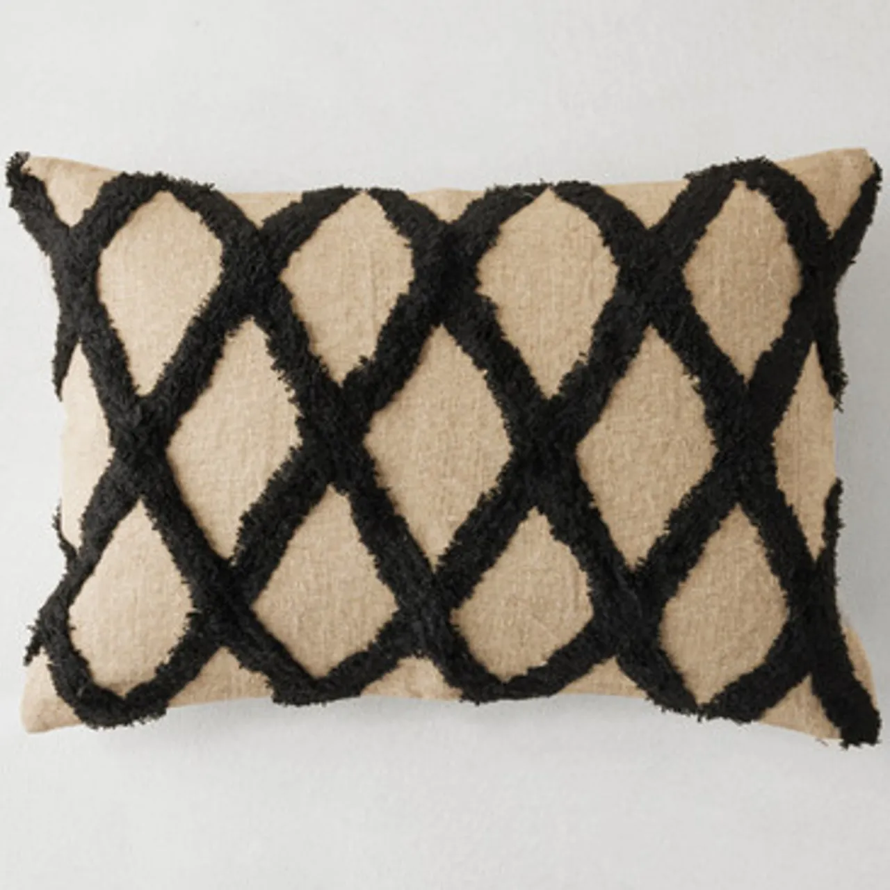 Z Gallerie Barton Lumbar Pillow - Black> Textile Sale | Patterned Pillows