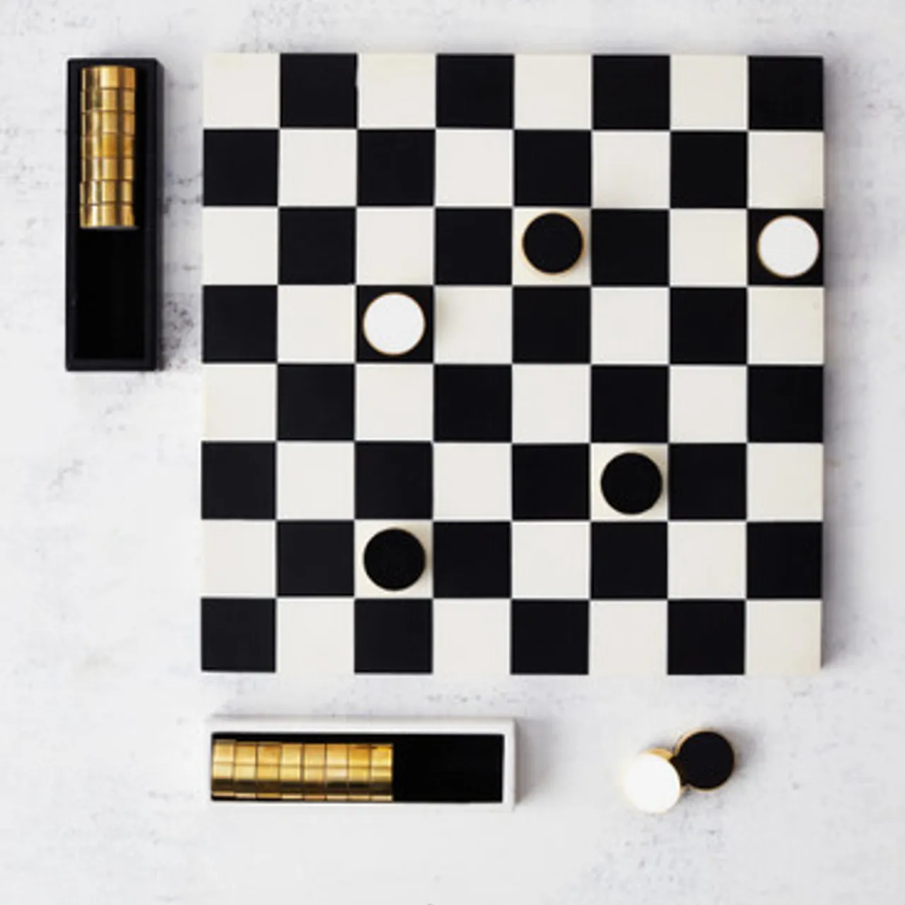 Z Gallerie Black And White Checkers> Games | Décor Sale