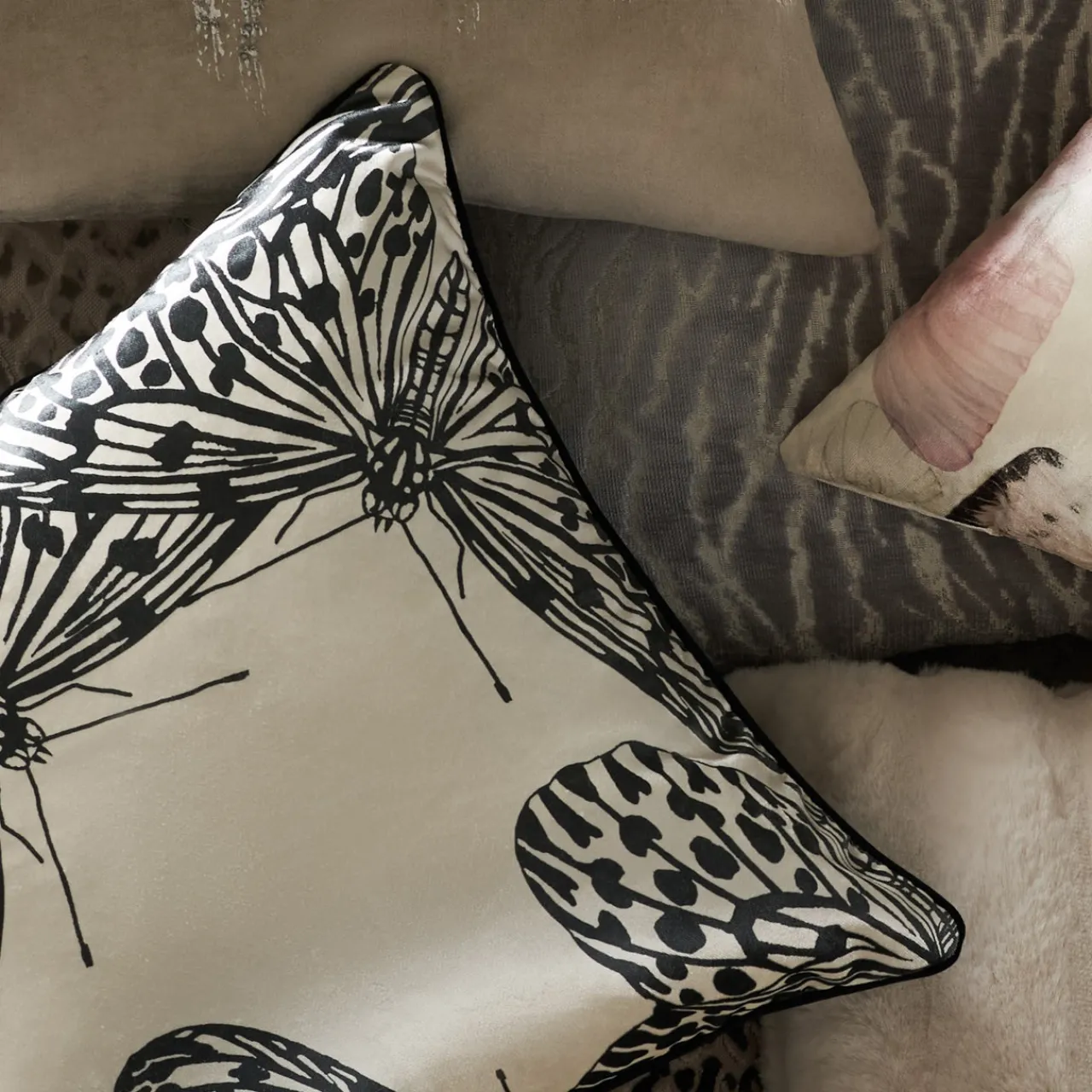 Z Gallerie Butterfly Pillow 22"- Black/Ivory> Textile Sale | New Pillows