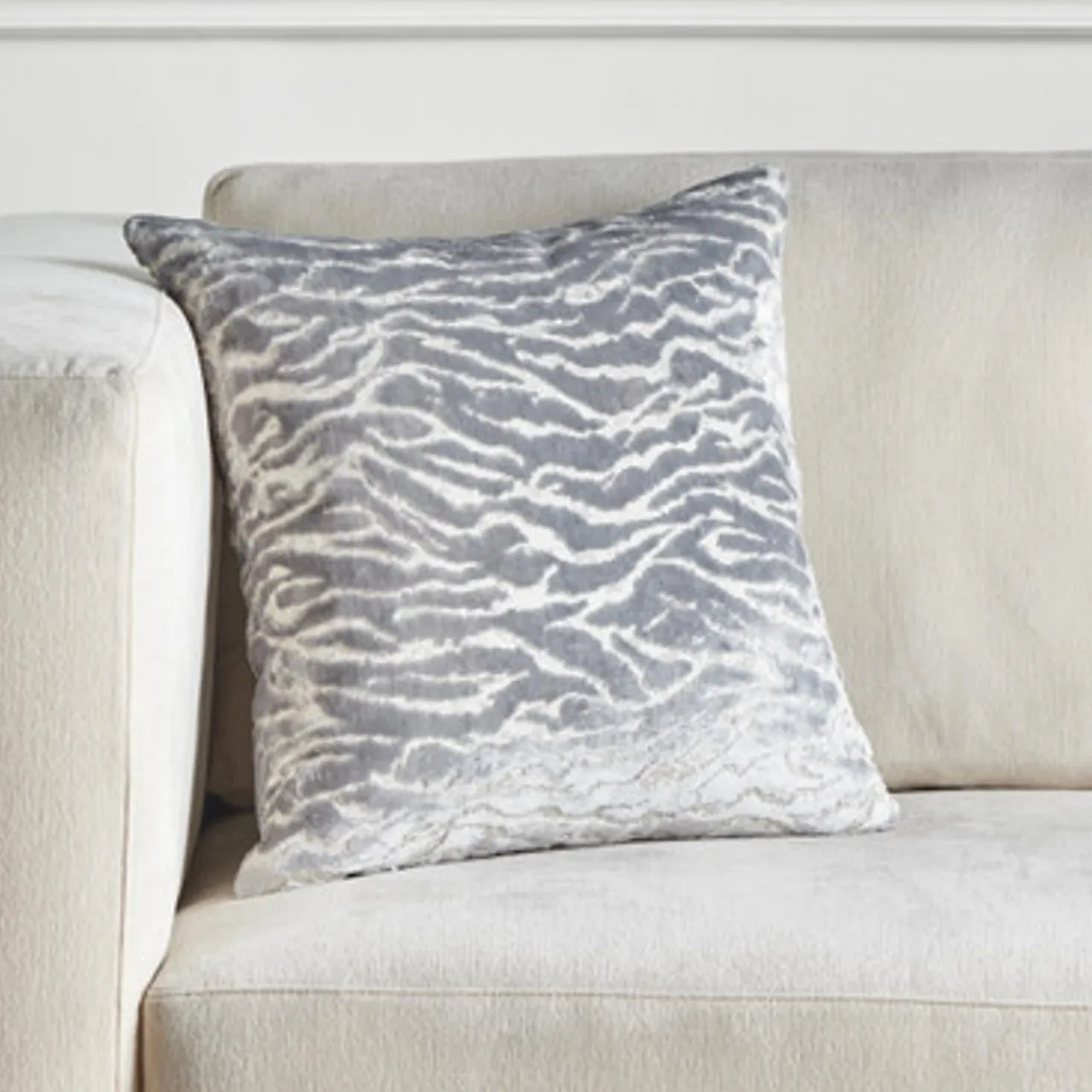 Z Gallerie Cachet Pillow 20" - Grey> Textile Sale | Patterned Pillows