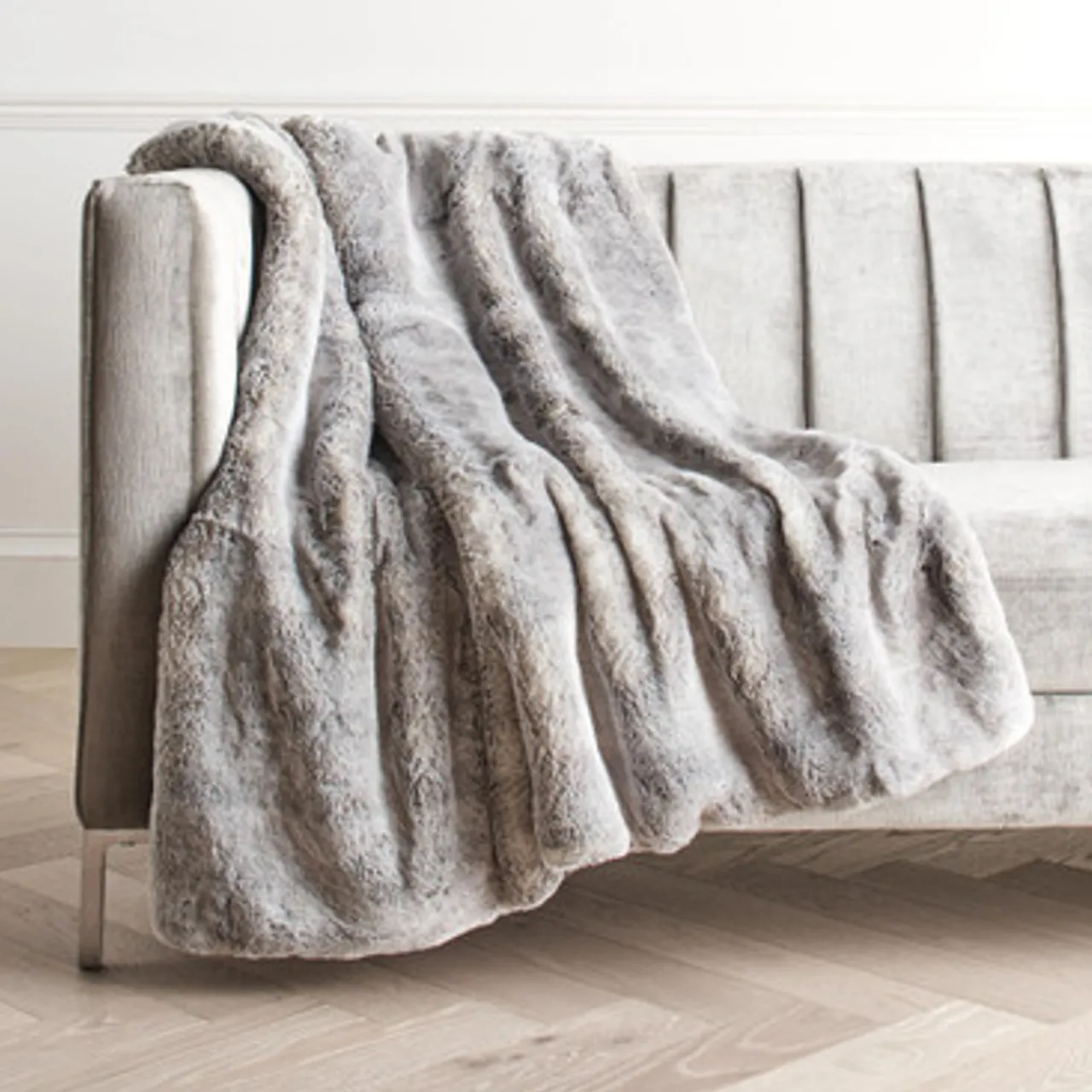 Z Gallerie Chinchilla Throw - Grey> Solid Throws | Textile Sale