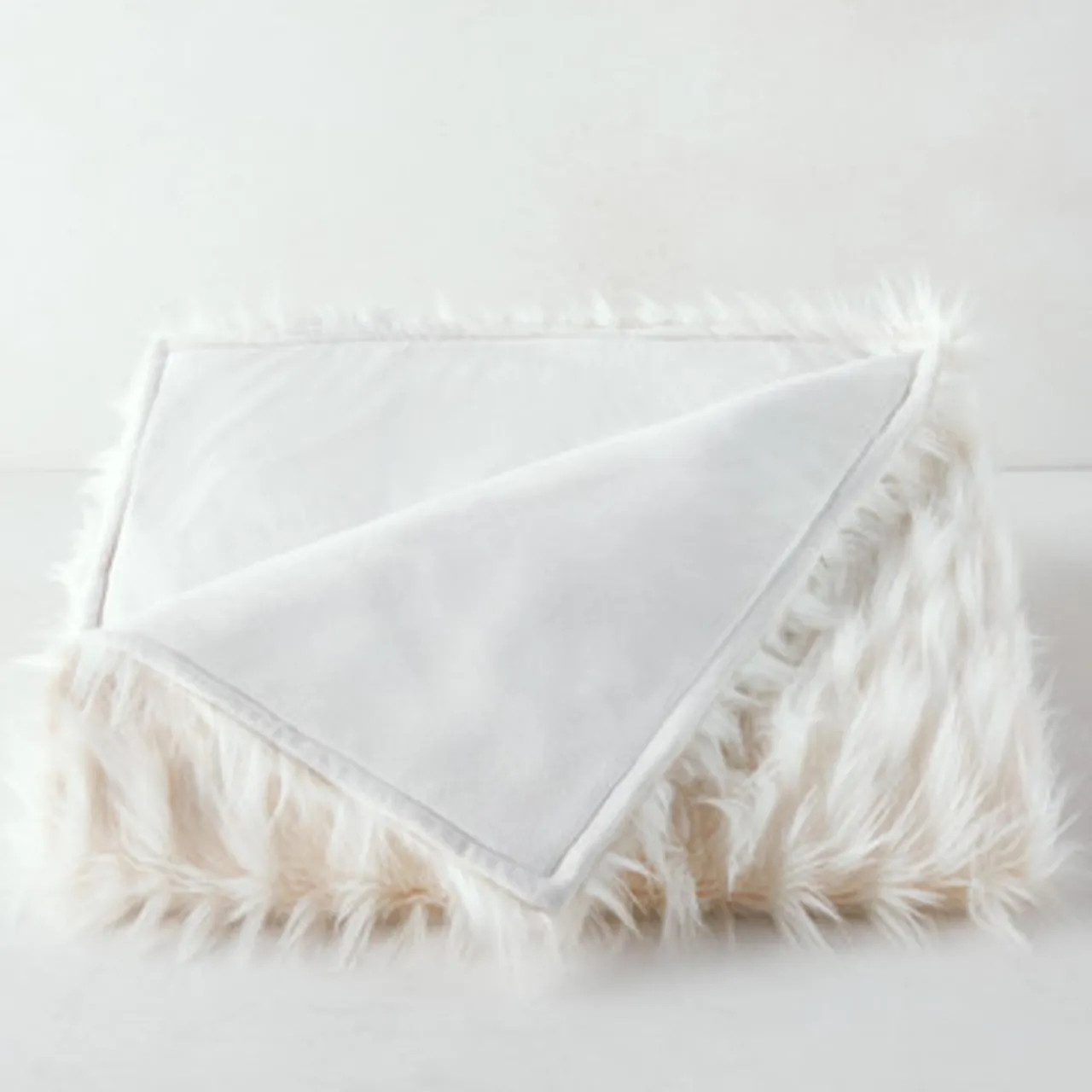 Z Gallerie Corseca Throw - Ivory> Solid Throws | Textile Sale