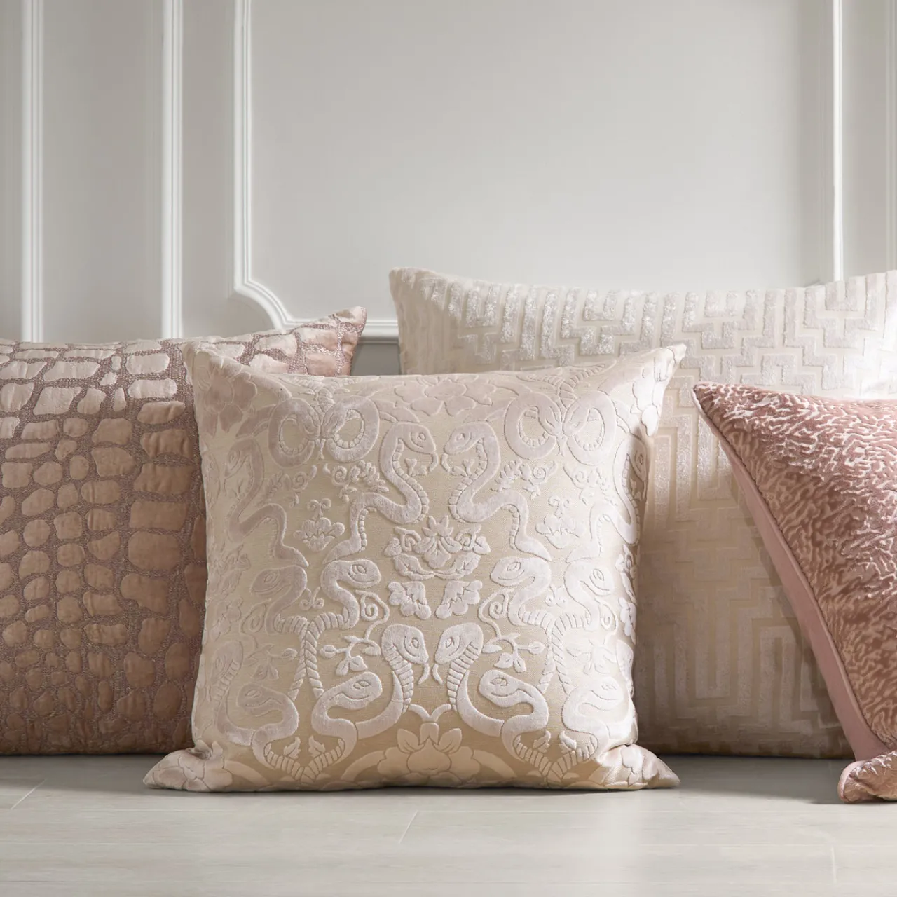 Z Gallerie Giardino Pillow 22" - Blush> Textile Sale | Solid Pillows