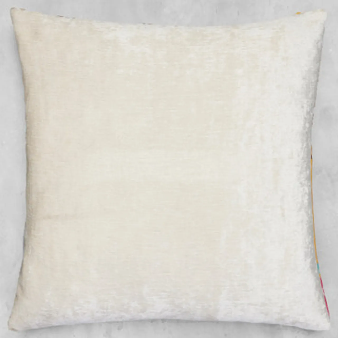 Z Gallerie Nikki Chu - Adwin Pillow 22" - Honeysuckle> Textile Sale | Patterned Pillows