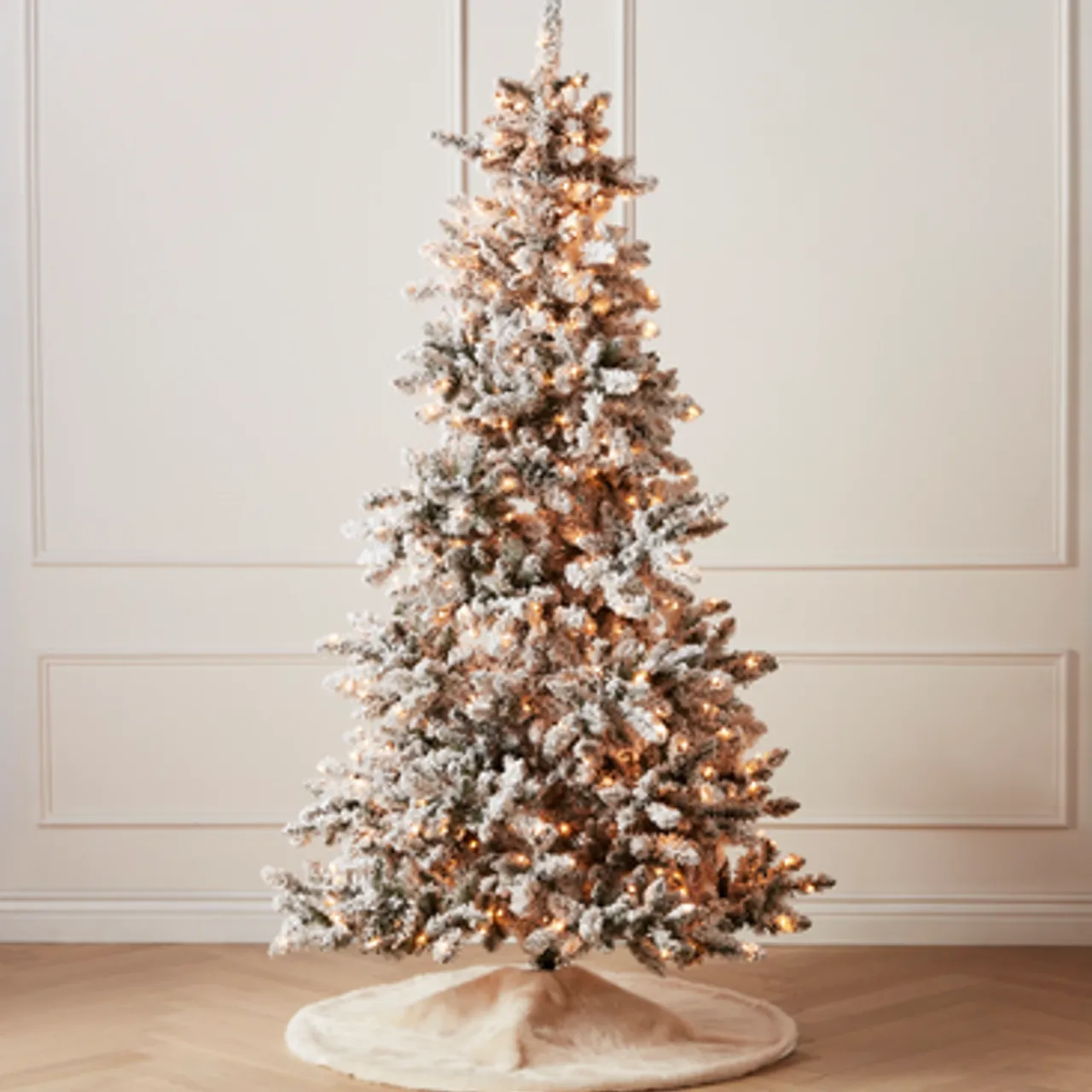 Z Gallerie Pre-Lit Spruce Flock Tree 7'5"> Floral | Pre-lit Trees & Garland