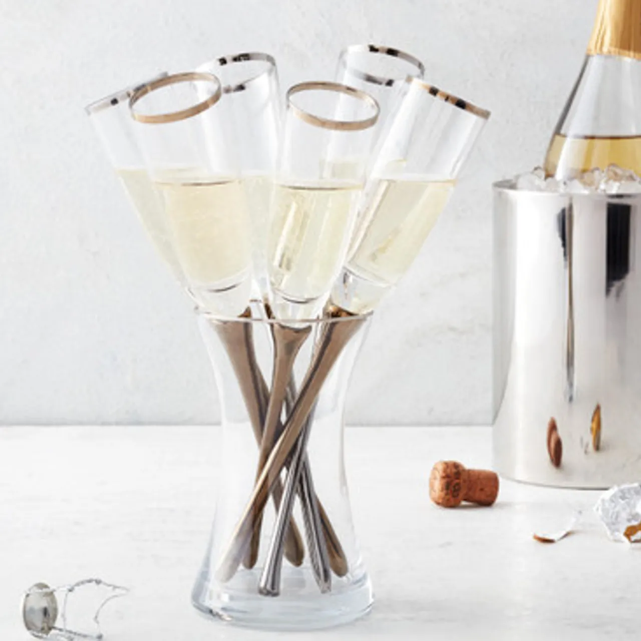 Z Gallerie Salud Toasting Flutes - Set of 6> Barware & Entertaining | Tabletop Sale