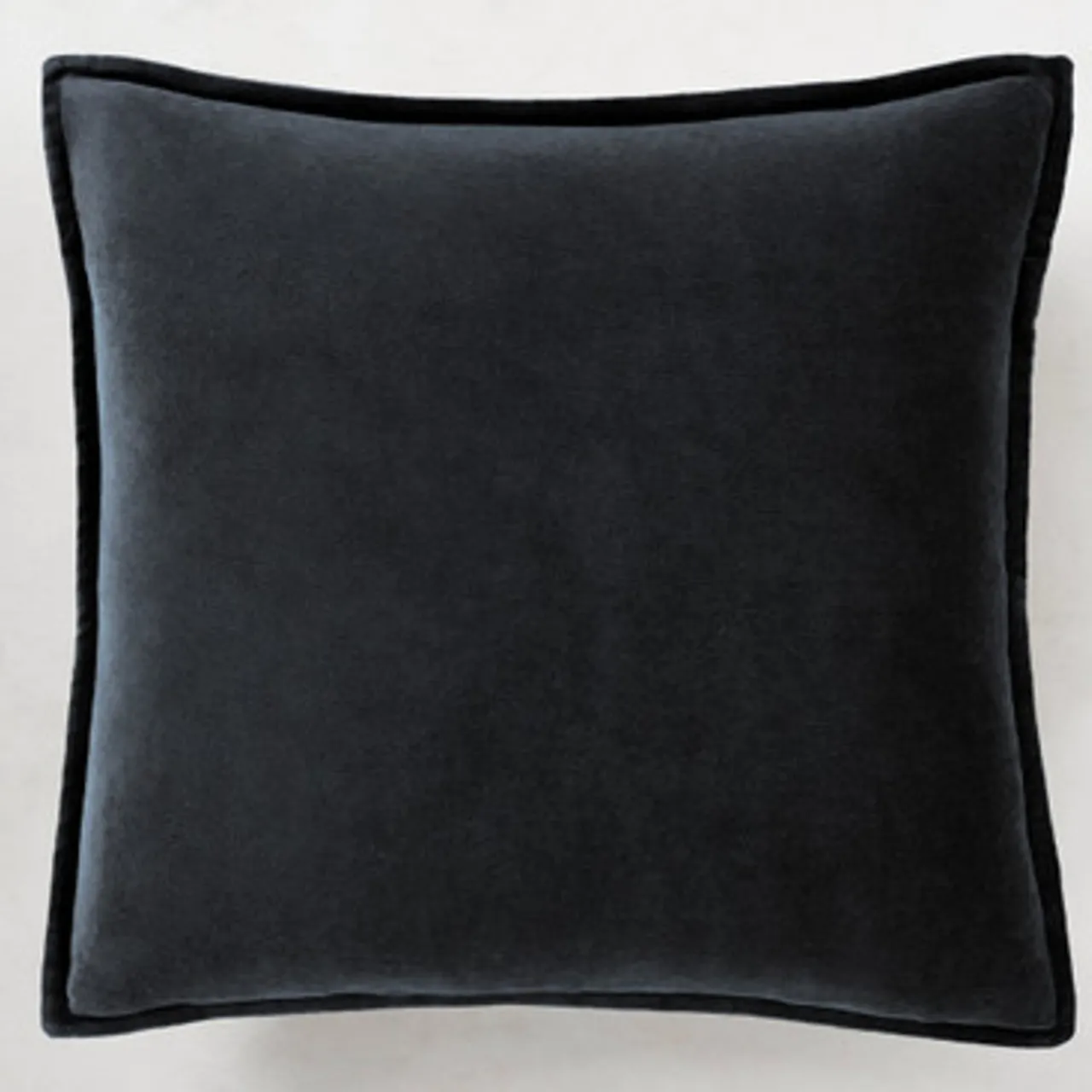 Z Gallerie Velvet Pillow 20" - Black> Textile Sale | Solid Pillows